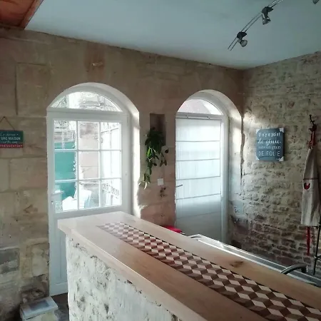 Confortable Maison Ancienne Dans Bourg Tous Commerces
