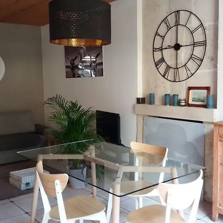 Confortable Maison Ancienne Dans Bourg Tous Commerces 別荘 *