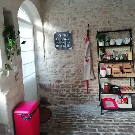 Confortable Maison Ancienne Dans Bourg Tous Commerces 別荘