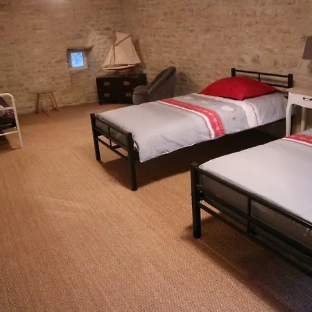 Confortable Maison Ancienne Dans Bourg Tous Commerces Creully sur Seulles